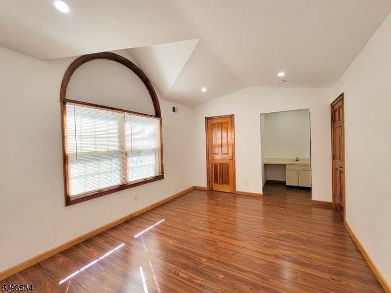 85 Falls Bridge Drive Totowa NJ 07512