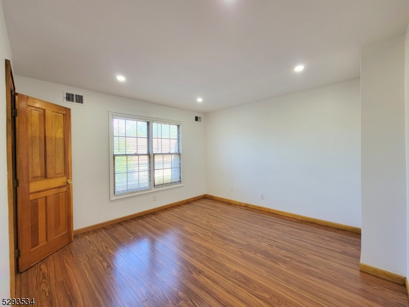 85 Falls Bridge Drive Totowa NJ 07512
