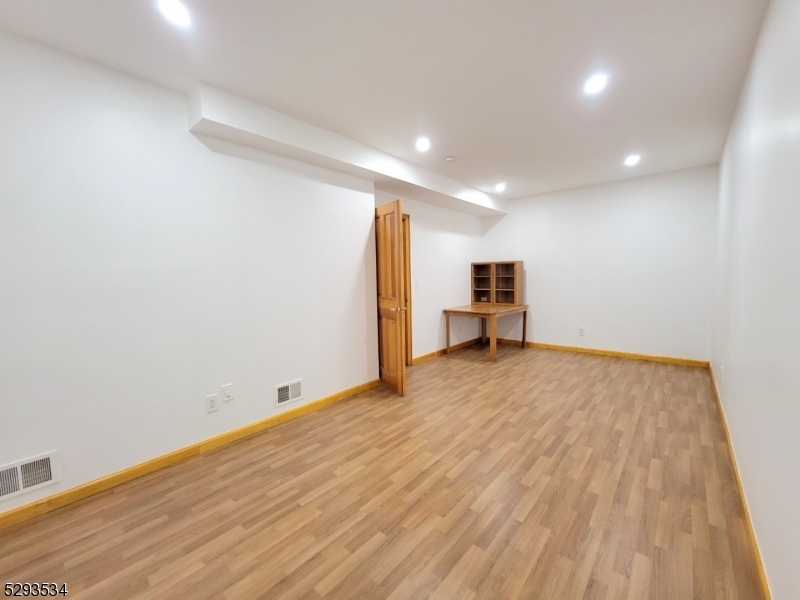 85 Falls Bridge Drive Totowa NJ 07512