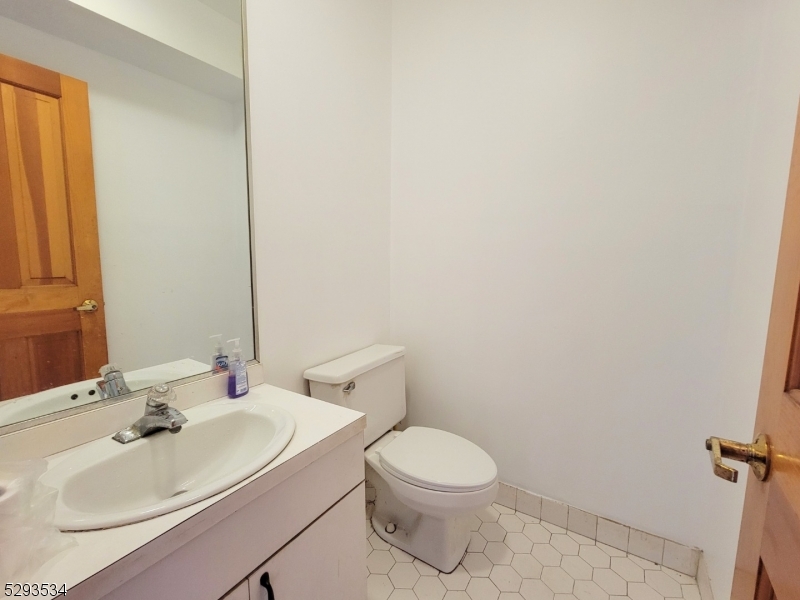 85 Falls Bridge Drive Totowa NJ 07512