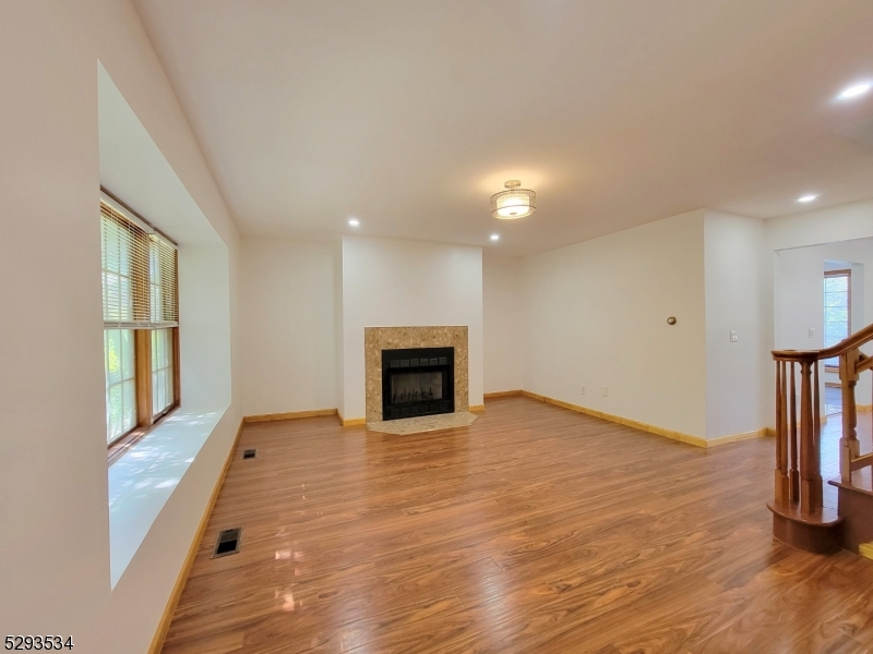 85 Falls Bridge Drive Totowa NJ 07512