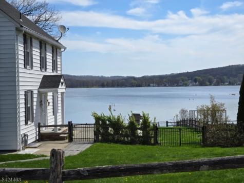 8 Spring Lane Stanhope NJ 07874