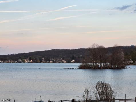 8 Spring Lane Stanhope NJ 07874