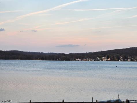 8 Spring Lane Stanhope NJ 07874