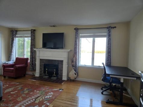 8 Spring Lane Stanhope NJ 07874