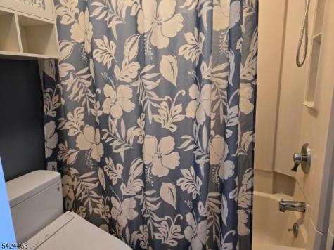 8 Spring Lane Stanhope NJ 07874