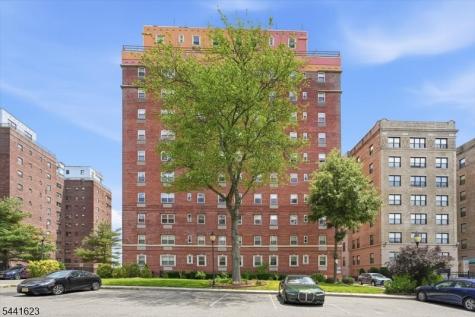 70 S Munn Avenue East Orange NJ 07018