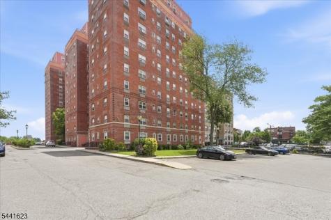 70 S Munn Avenue East Orange NJ 07018