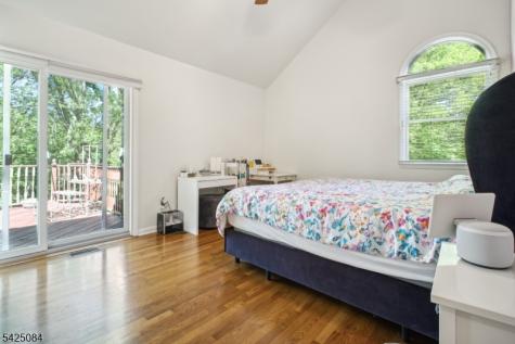 195 Chaucer Drive Berkeley Heights NJ 07922