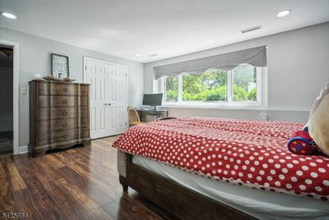 195 Chaucer Drive Berkeley Heights NJ 07922