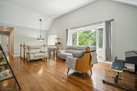 195 Chaucer Drive Berkeley Heights NJ 07922