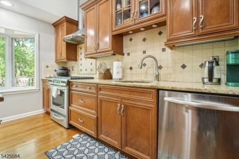 195 Chaucer Drive Berkeley Heights NJ 07922