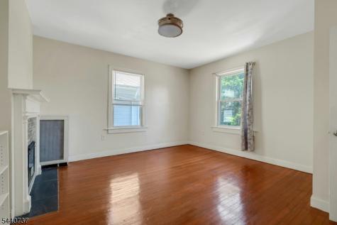 127 S Burnett St R3 East Orange NJ 07018