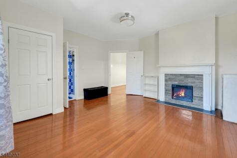 127 S Burnett St R3 East Orange NJ 07018