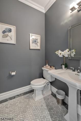 7 W Serafin Way Montville NJ 07082