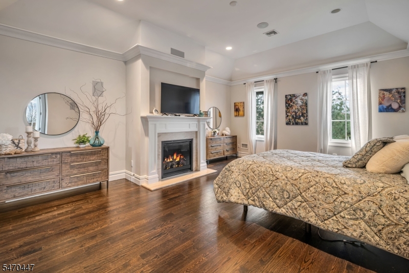 7 W Serafin Way Montville NJ 07082