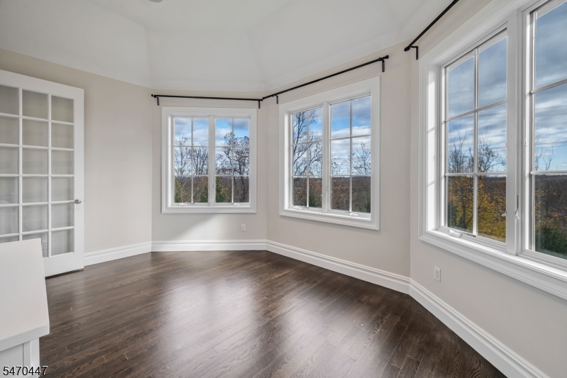 7 W Serafin Way Montville NJ 07082