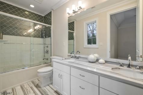 7 W Serafin Way Montville NJ 07082