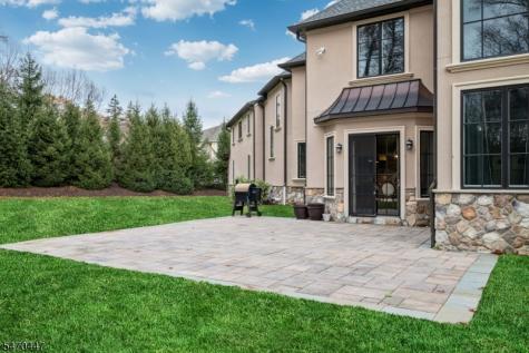 7 W Serafin Way Montville NJ 07082