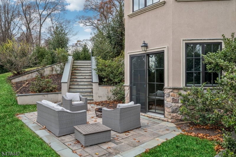 7 W Serafin Way Montville NJ 07082