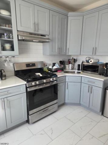 136 Hobson Street Newark NJ 07112