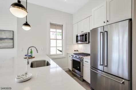 256 Park Street Montclair NJ 07043