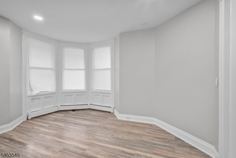 196 Smith Street Newark NJ 07106