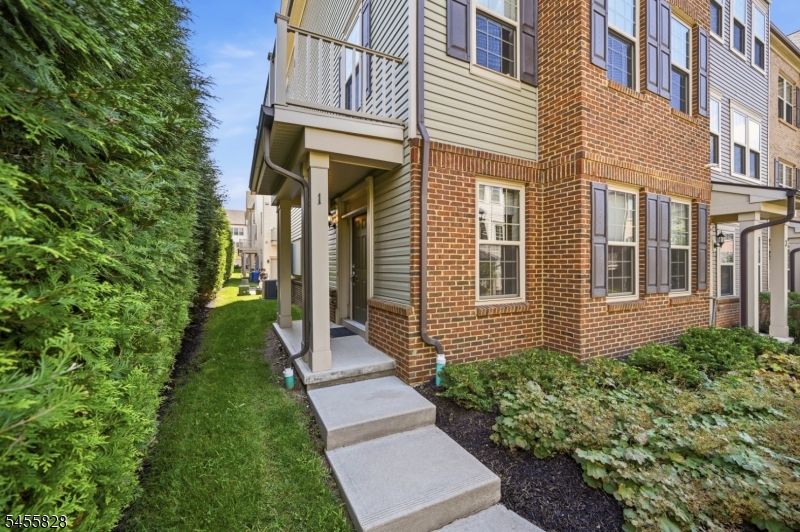 1 Braeburn Court Livingston NJ 07039