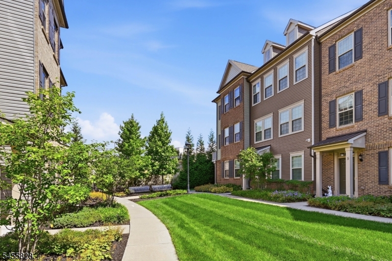 1 Braeburn Court Livingston NJ 07039