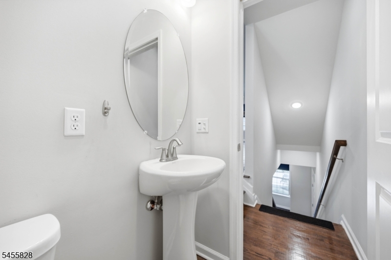 1 Braeburn Court Livingston NJ 07039