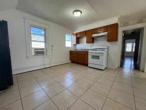 82 E 18th Street Paterson NJ 07524