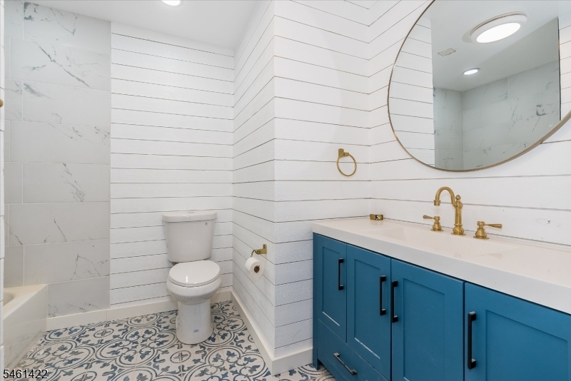 111 Spring St7moran Newton NJ 07860
