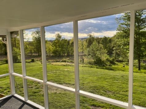31 Countryside Road Knowlton NJ 07832