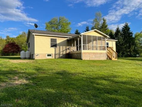 31 Countryside Road Knowlton NJ 07832
