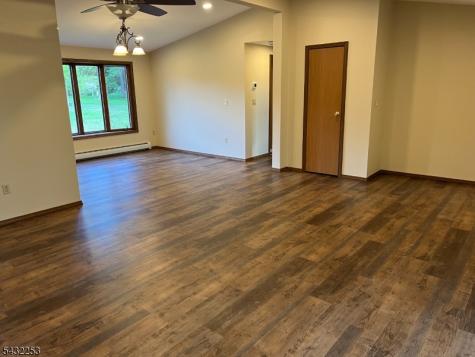 31 Countryside Road Knowlton NJ 07832
