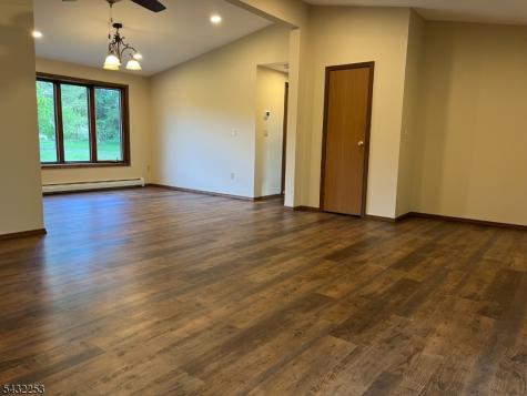 31 Countryside Road Knowlton NJ 07832