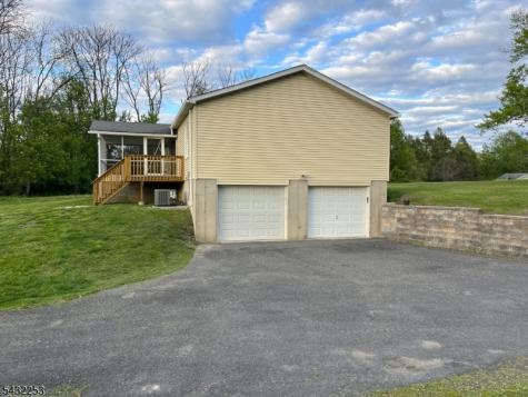 31 Countryside Road Knowlton NJ 07832