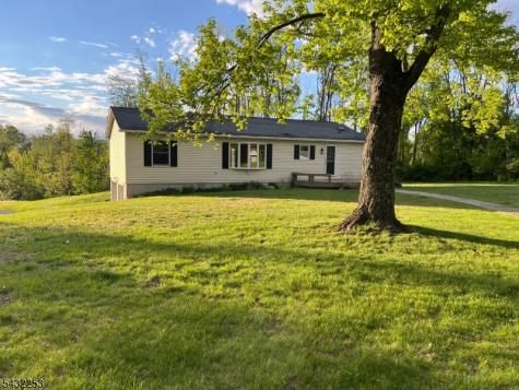 31 Countryside Road Knowlton NJ 07832