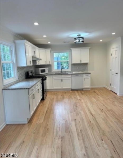 406 Robins Street Roselle NJ 07203