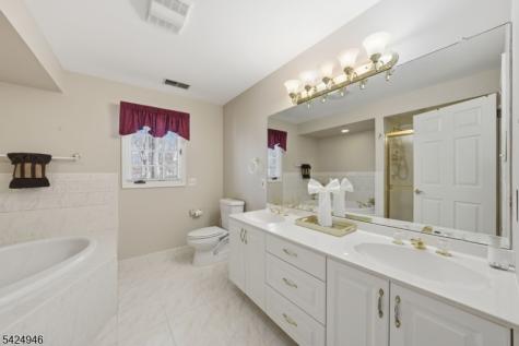 11 Rosewood Lane Denville NJ 07834