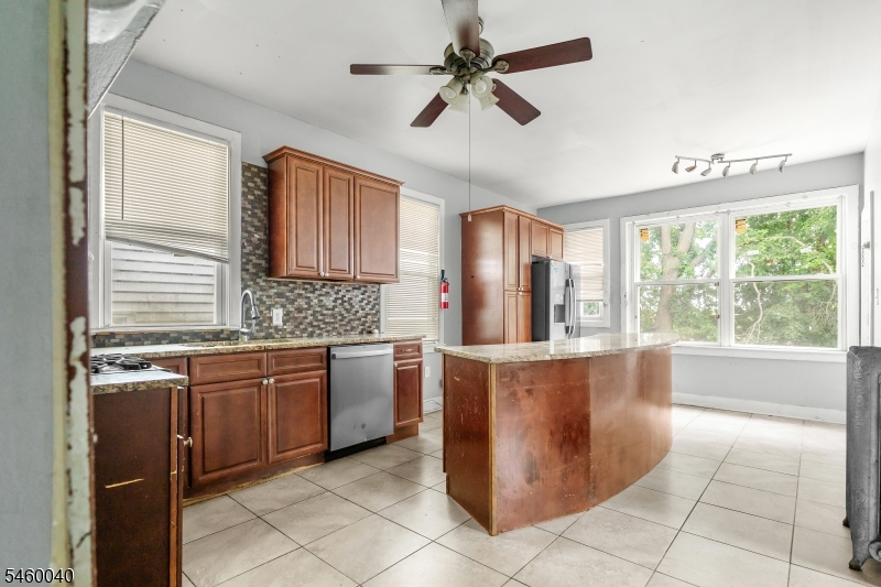 564 Sanford Avenue Newark NJ 07106