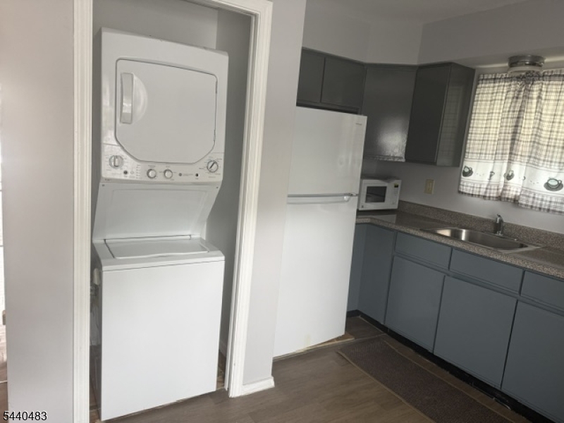 287 Hunterdon Street Newark NJ 07103