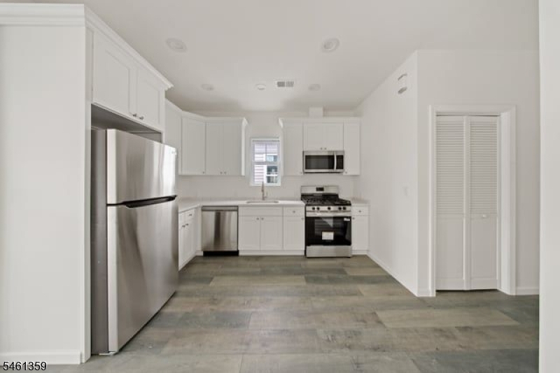 20 N Straight Street Paterson NJ 07522