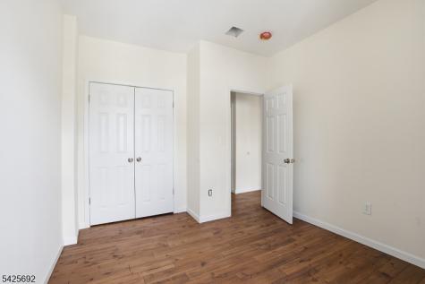 826 S 15th Street Newark NJ 07108