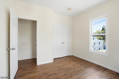 826 S 15th Street Newark NJ 07108