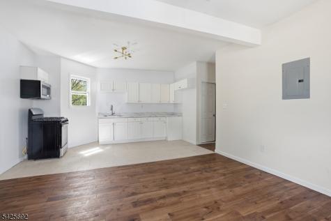 826 S 15th Street Newark NJ 07108