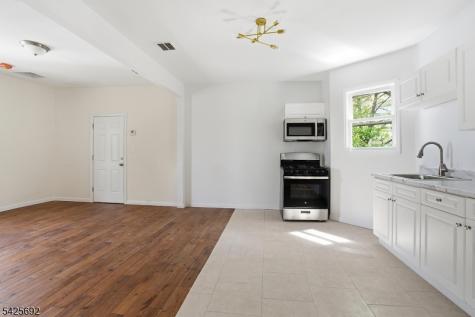 826 S 15th Street Newark NJ 07108
