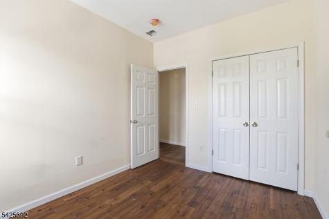 826 S 15th Street Newark NJ 07108