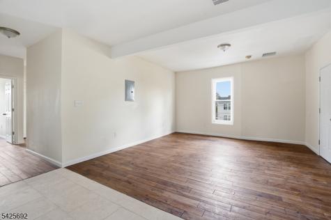 826 S 15th Street Newark NJ 07108