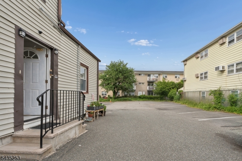 61 Union Street Lodi NJ 07644